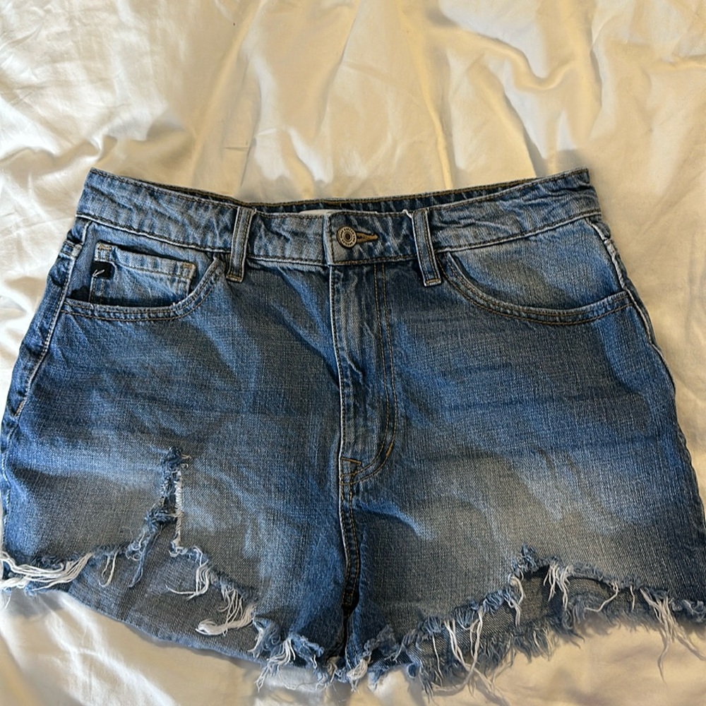 Kancan rough edge shorts w/slit